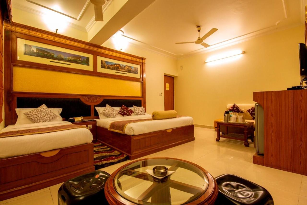 The Aster Karol Bagh Homely Atmosphere Нью-Дели Экстерьер фото