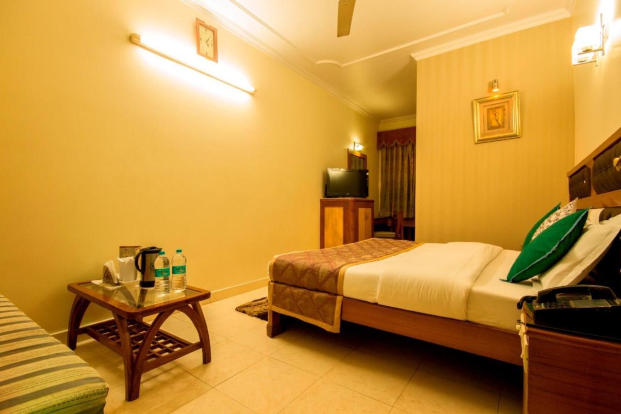 The Aster Karol Bagh Homely Atmosphere Нью-Дели Экстерьер фото