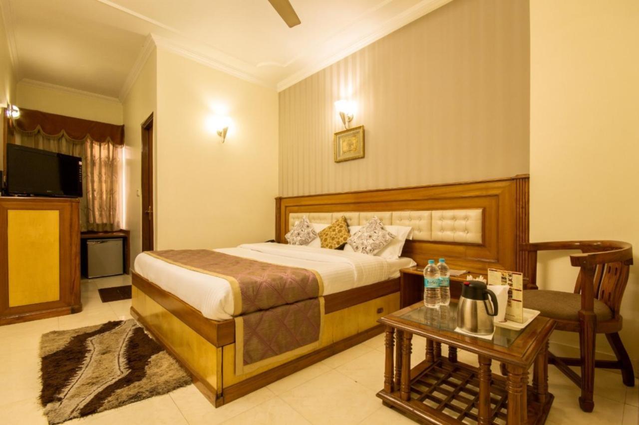 The Aster Karol Bagh Homely Atmosphere Нью-Дели Экстерьер фото