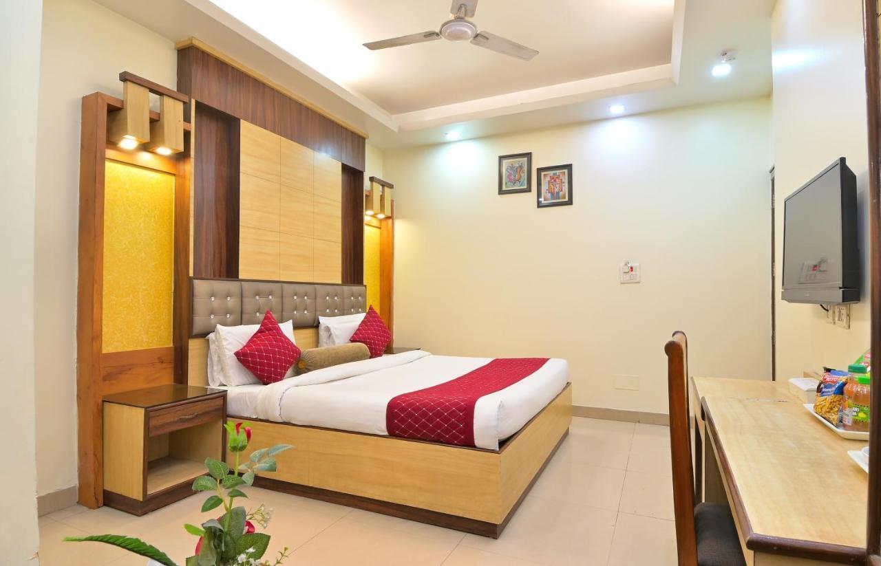 The Aster Karol Bagh Homely Atmosphere Нью-Дели Экстерьер фото